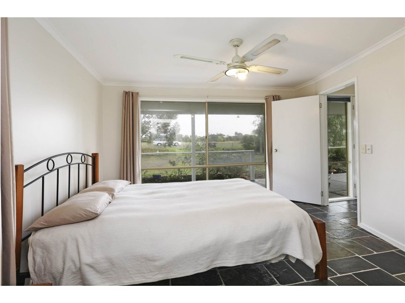 110 Forest Road North, Lara VIC 3212