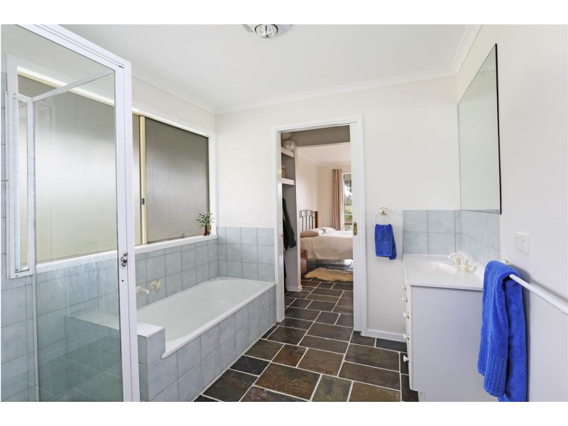 110 Forest Road North, Lara VIC 3212