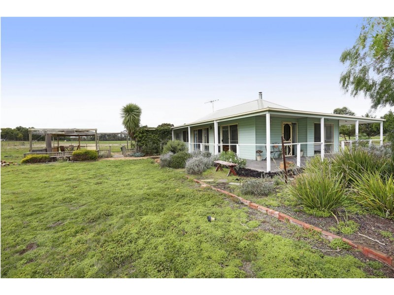 110 Forest Road North, Lara VIC 3212