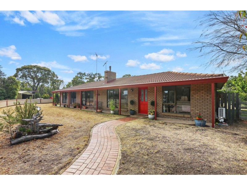 280-330 Clarkes Road, Anakie VIC 3221