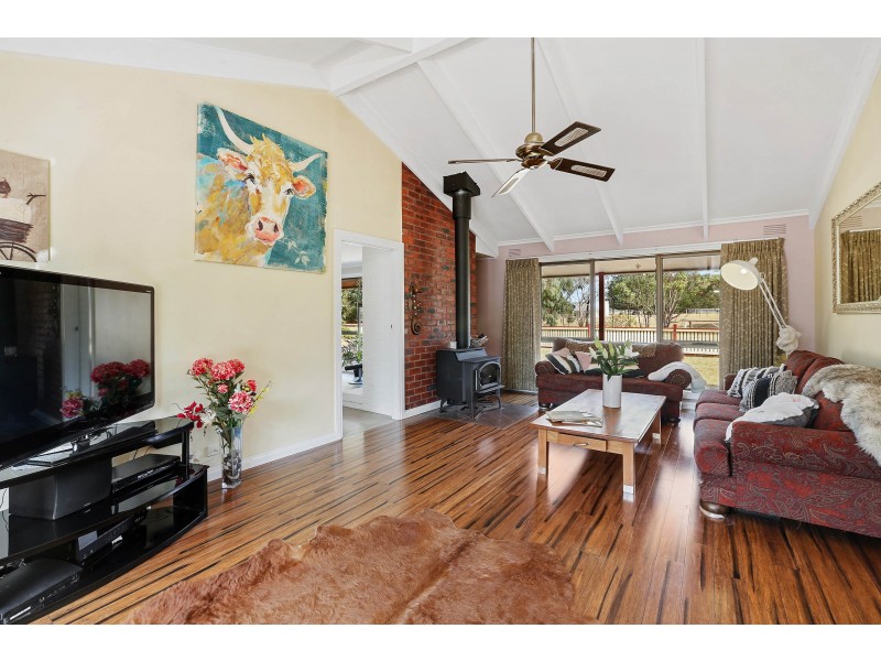 280-330 Clarkes Road, Anakie VIC 3221