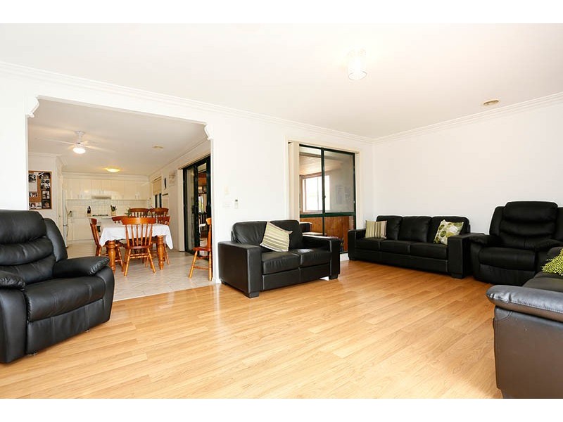 8 Loretta Close, Lara VIC 3212