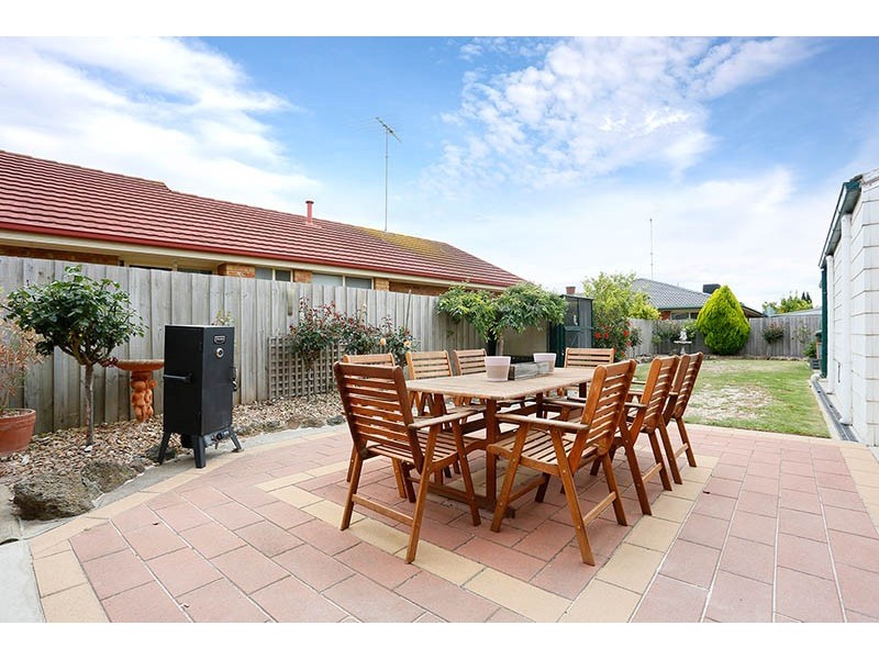 8 Loretta Close, Lara VIC 3212