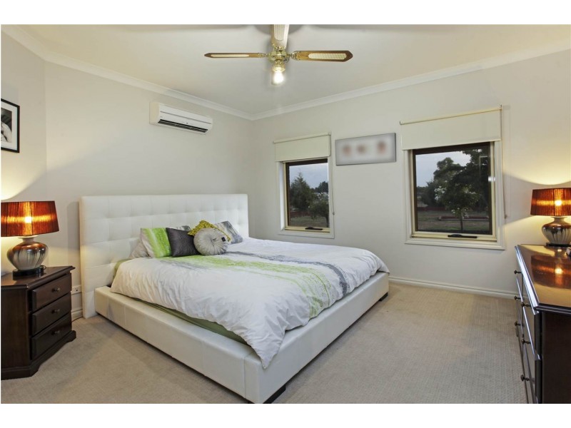 20 Osterlund Court, Lara VIC 3212