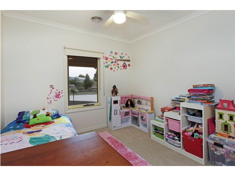 20 Osterlund Court, Lara VIC 3212