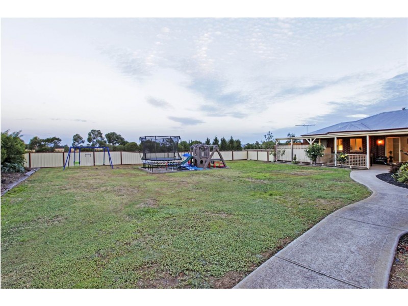 20 Osterlund Court, Lara VIC 3212