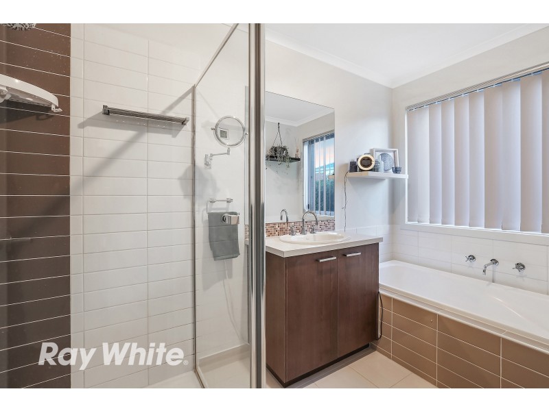 27 Streeton Close, Corio VIC 3214