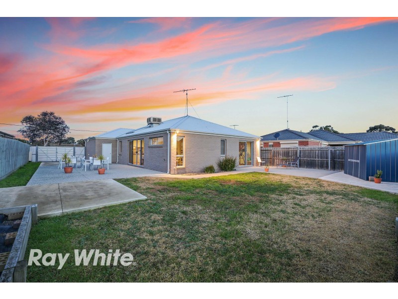 27 Streeton Close, Corio VIC 3214