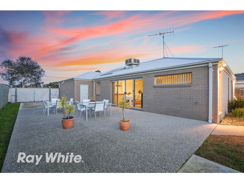 27 Streeton Close, Corio VIC 3214