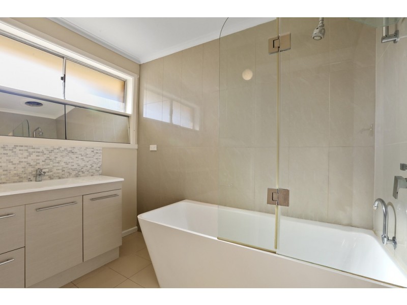 11 Fiona Avenue, Corio VIC 3214