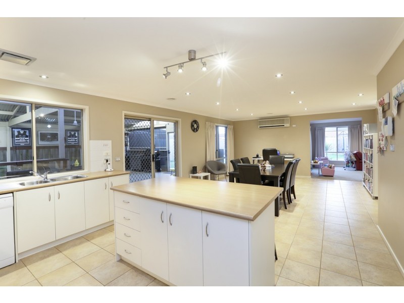 10 Achillea Close, Corio VIC 3214