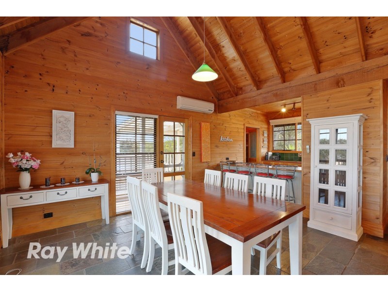 195 De Motts Road, Anakie VIC 3221