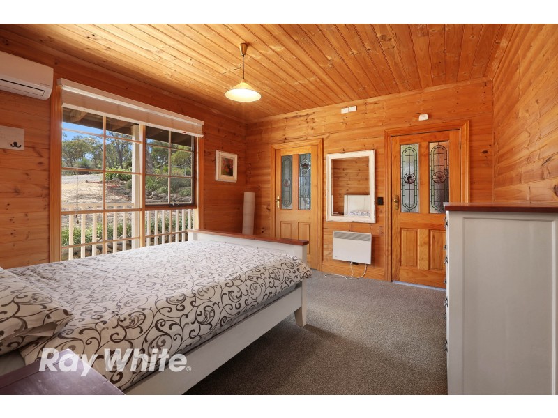 195 De Motts Road, Anakie VIC 3221