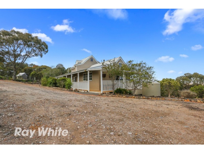195 De Motts Road, Anakie VIC 3221