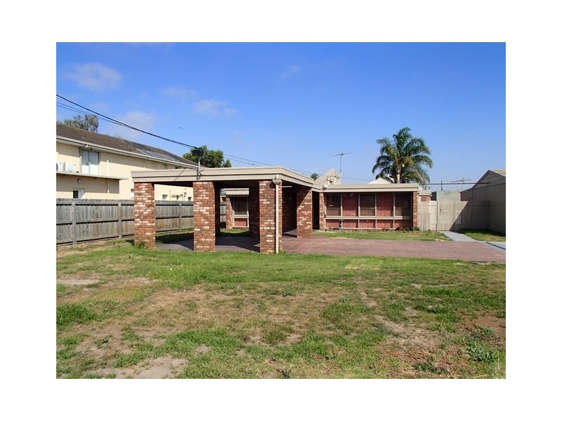13 Clover Street, Lara VIC 3212