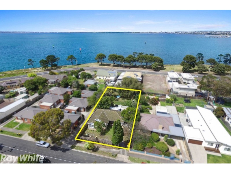 26 Pine Avenue, North Shore VIC 3214
