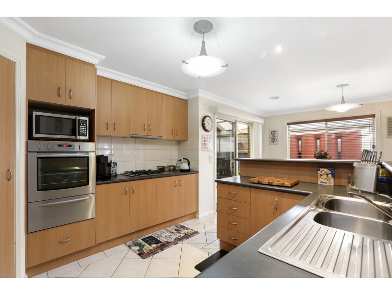 15 Balagundi Drive, Lara VIC 3212