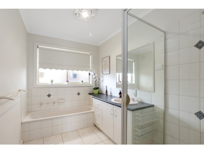 15 Balagundi Drive, Lara VIC 3212