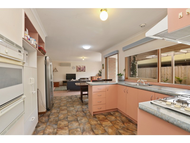 8 Kantara Crescent, Lara VIC 3212