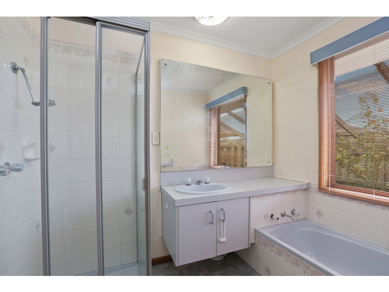 8 Kantara Crescent, Lara VIC 3212