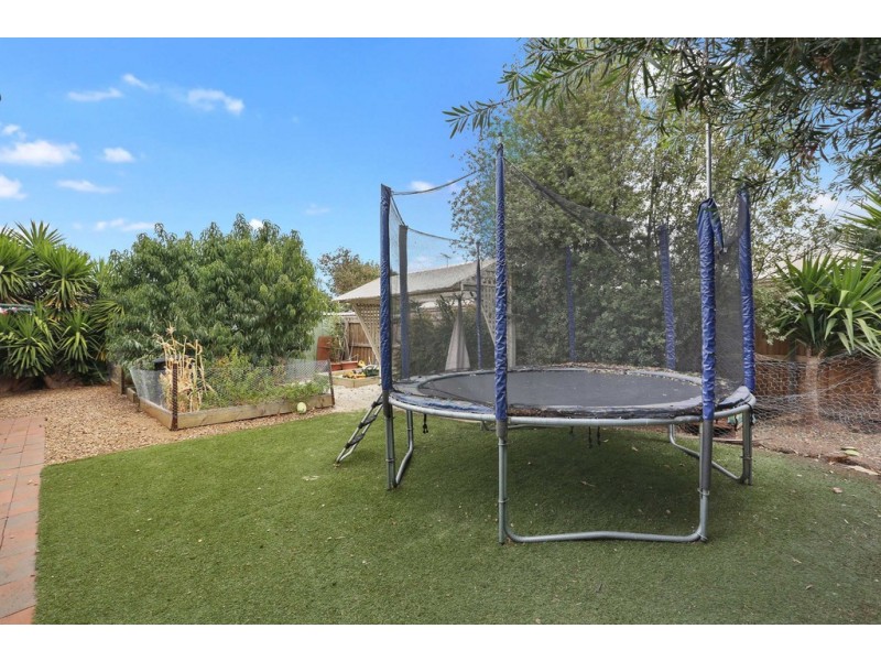 8 Kantara Crescent, Lara VIC 3212