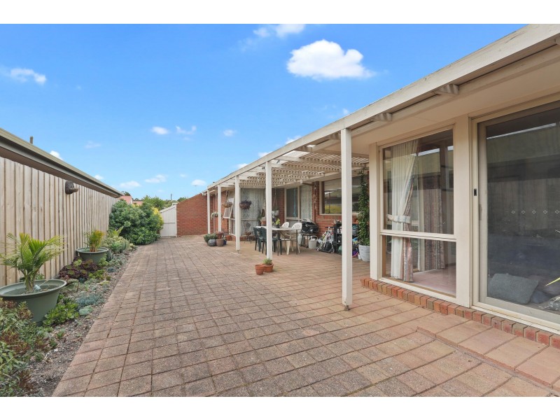 8 Kantara Crescent, Lara VIC 3212