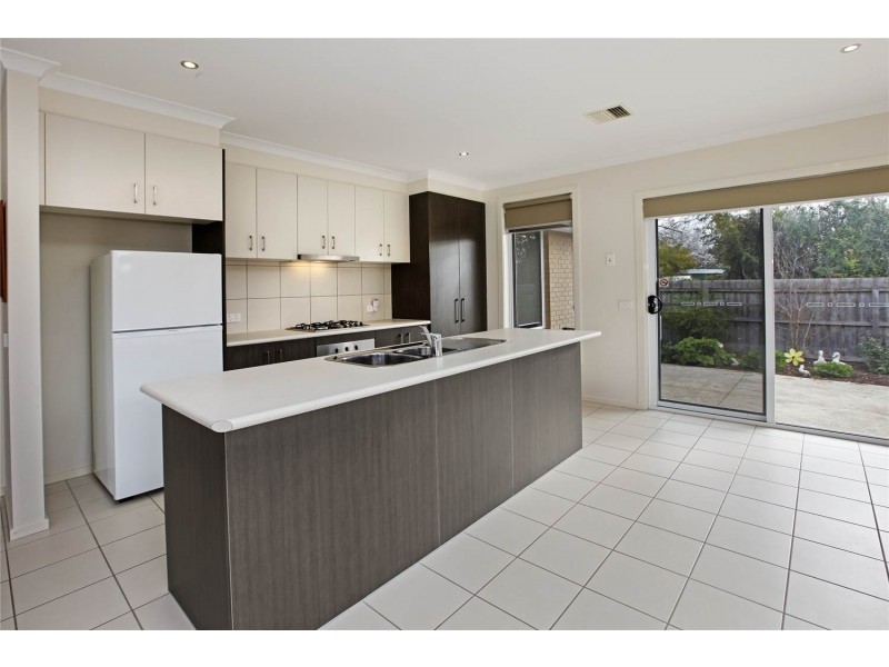 3/34 Station Lake Road, Lara VIC 3212