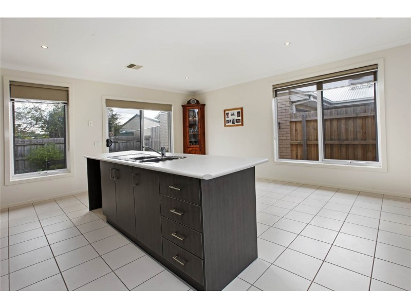 3/34 Station Lake Road, Lara VIC 3212