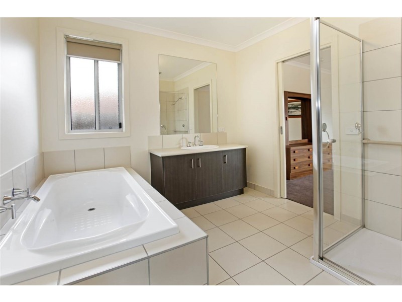 3/34 Station Lake Road, Lara VIC 3212