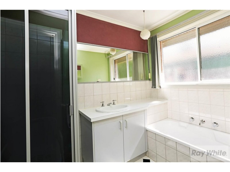 1/56 Cameron Crescent, Lara VIC 3212