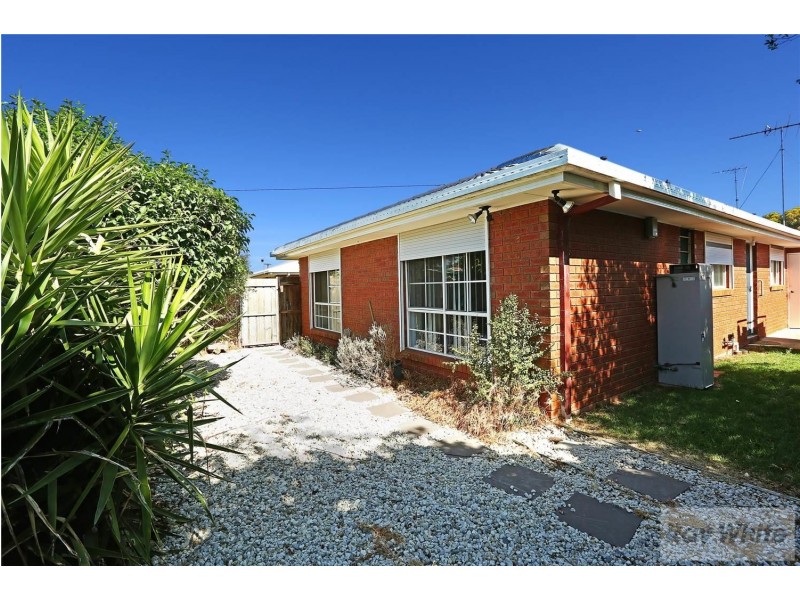 1/56 Cameron Crescent, Lara VIC 3212