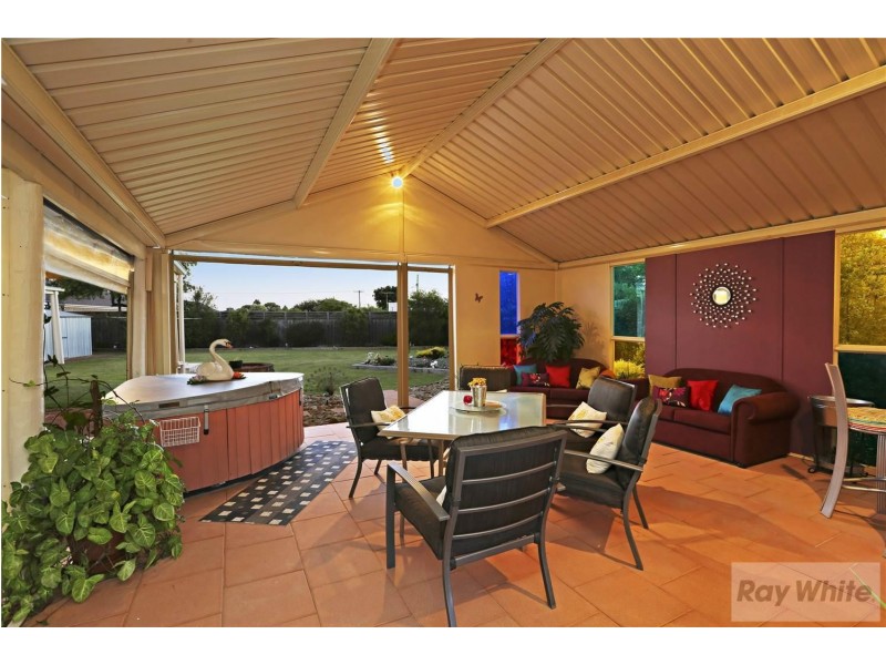 6 Rubena Crescent, Lara VIC 3212