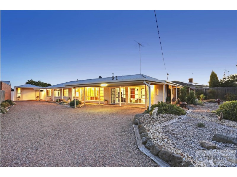 6 Rubena Crescent, Lara VIC 3212