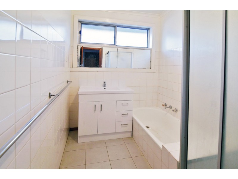 27 Atami Crescent, Corio VIC 3214