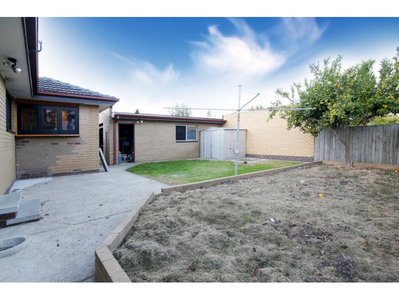27 Atami Crescent, Corio VIC 3214