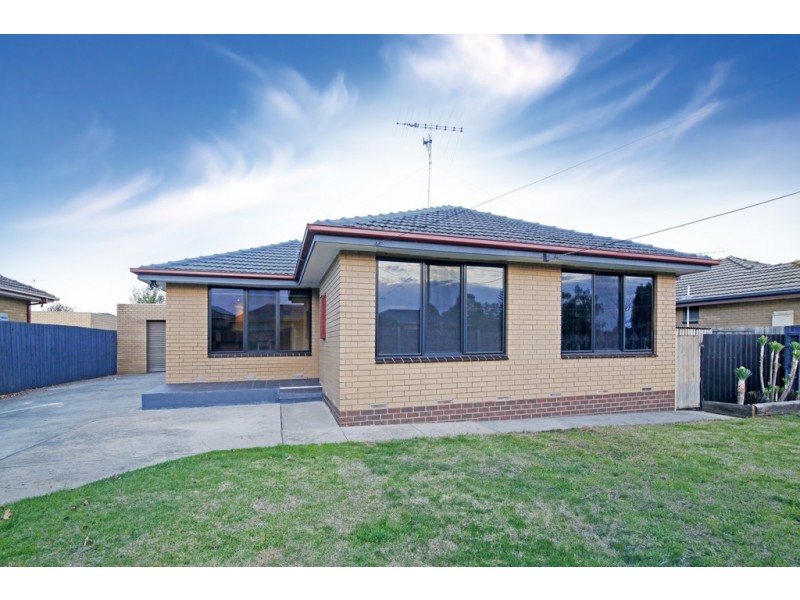 27 Atami Crescent, Corio VIC 3214