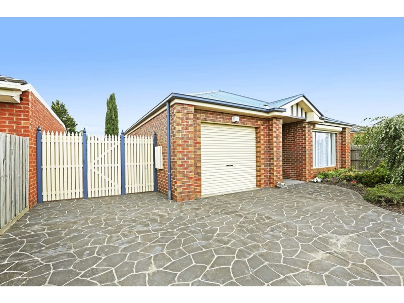 11 Redleaf Close, Lara VIC 3212