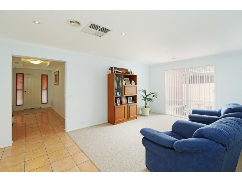 11 Redleaf Close, Lara VIC 3212