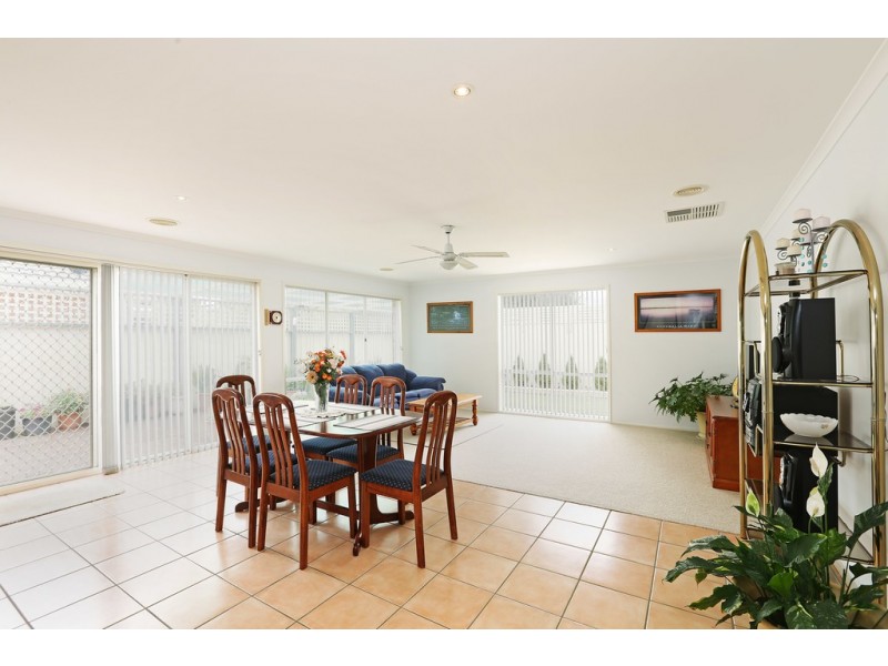 11 Redleaf Close, Lara VIC 3212