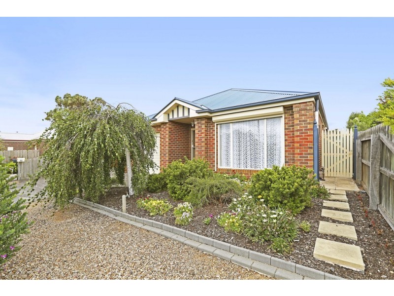 11 Redleaf Close, Lara VIC 3212