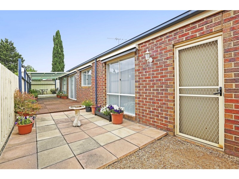 11 Redleaf Close, Lara VIC 3212