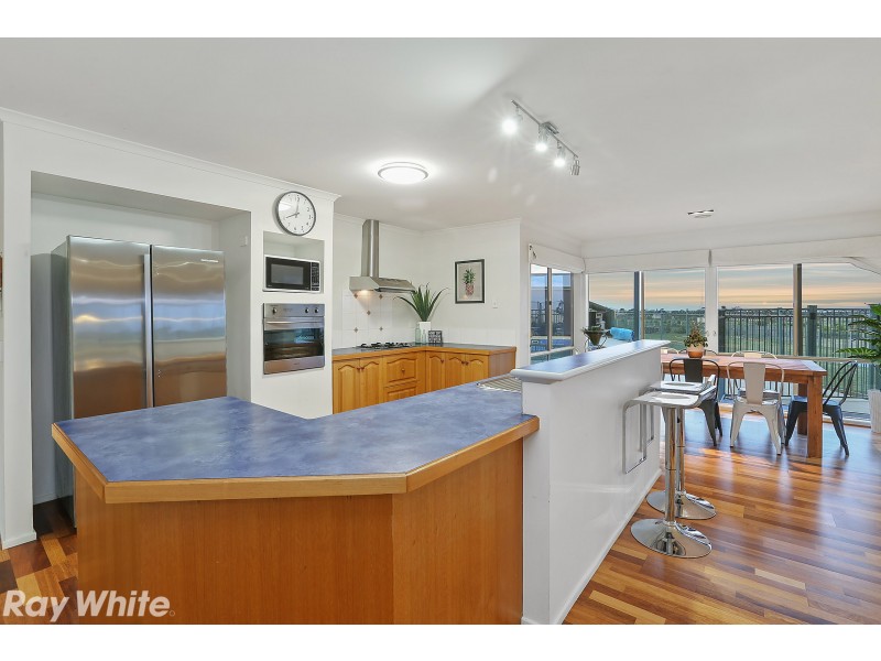 30 Viewbay Court, Lovely Banks VIC 3221