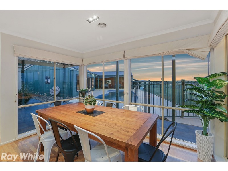 30 Viewbay Court, Lovely Banks VIC 3221