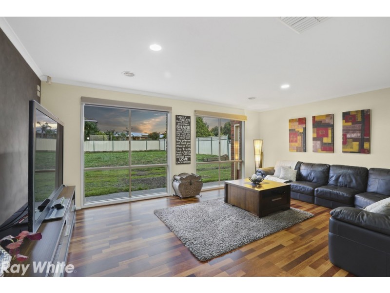 30 Viewbay Court, Lovely Banks VIC 3221