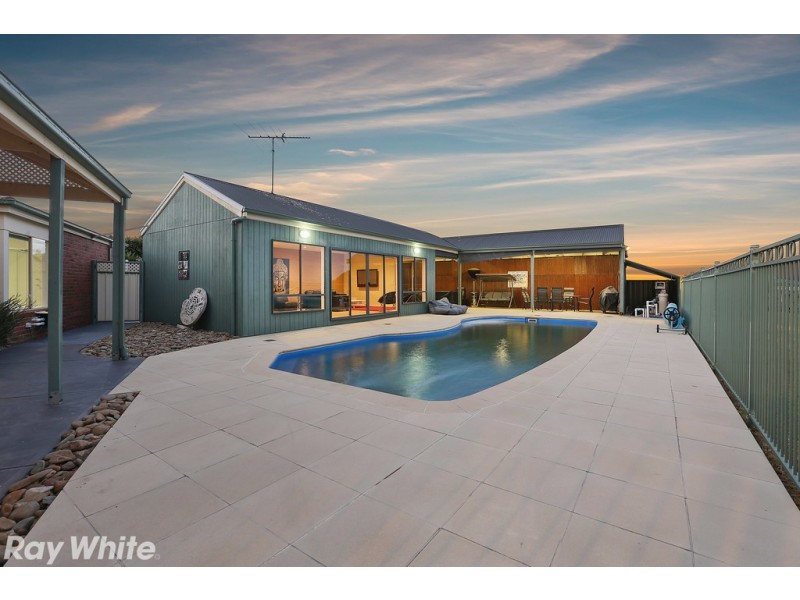 30 Viewbay Court, Lovely Banks VIC 3221