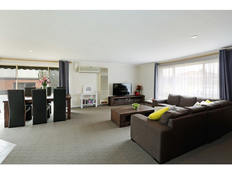 1/15 Coakley Crescent, Lovely Banks VIC 3221