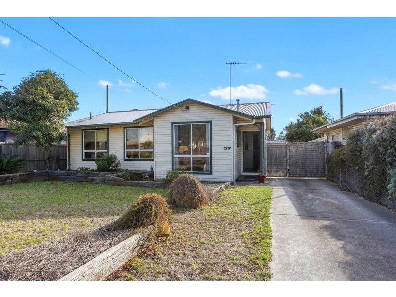 37 Gardenia Grove, Norlane VIC 3214