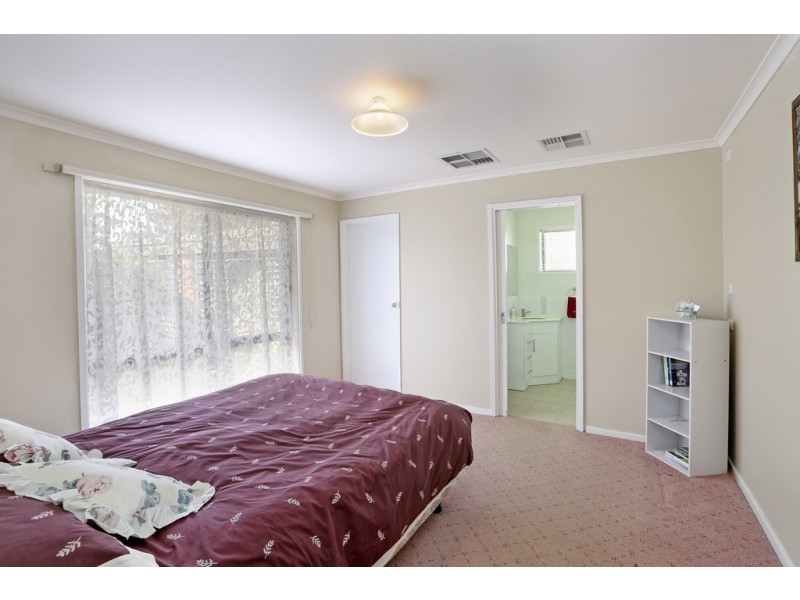 21 Smeaton Close, Lara VIC 3212