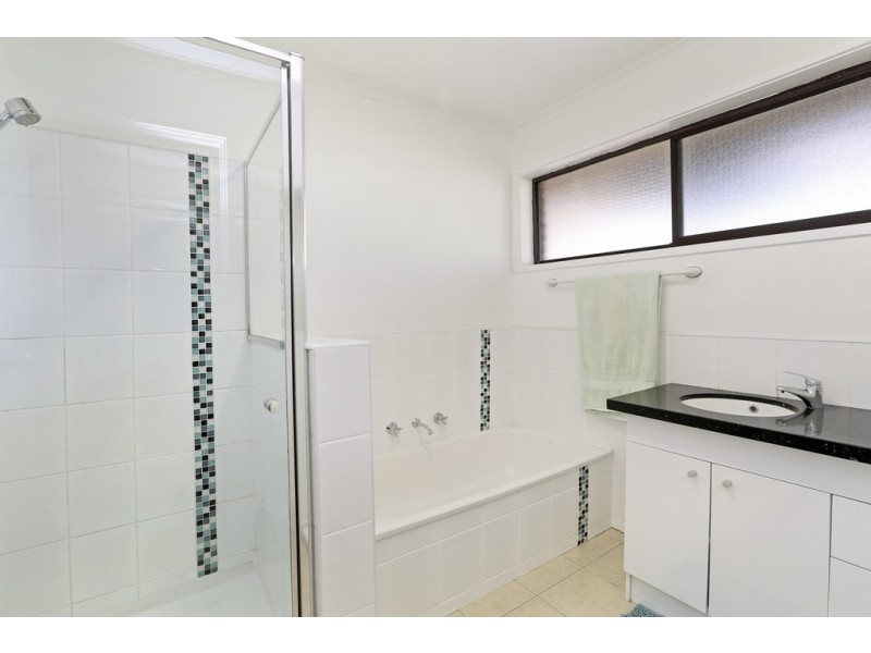 21 Smeaton Close, Lara VIC 3212