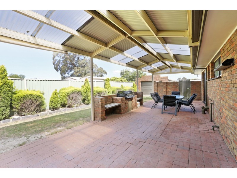 21 Smeaton Close, Lara VIC 3212